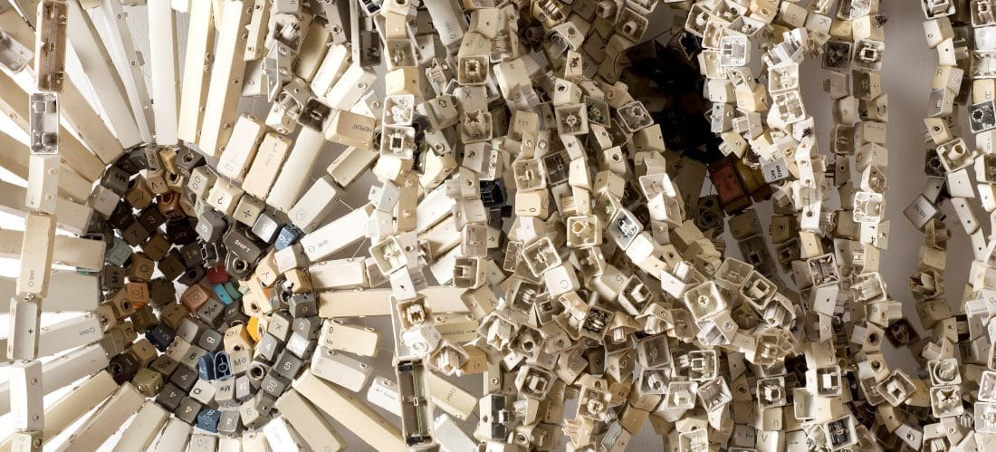 ماديات مستعارة