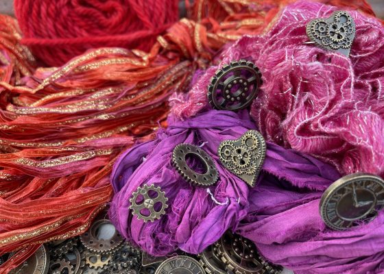 الصناعة التأملية | فن التطريز بالإبرة المثقوبة