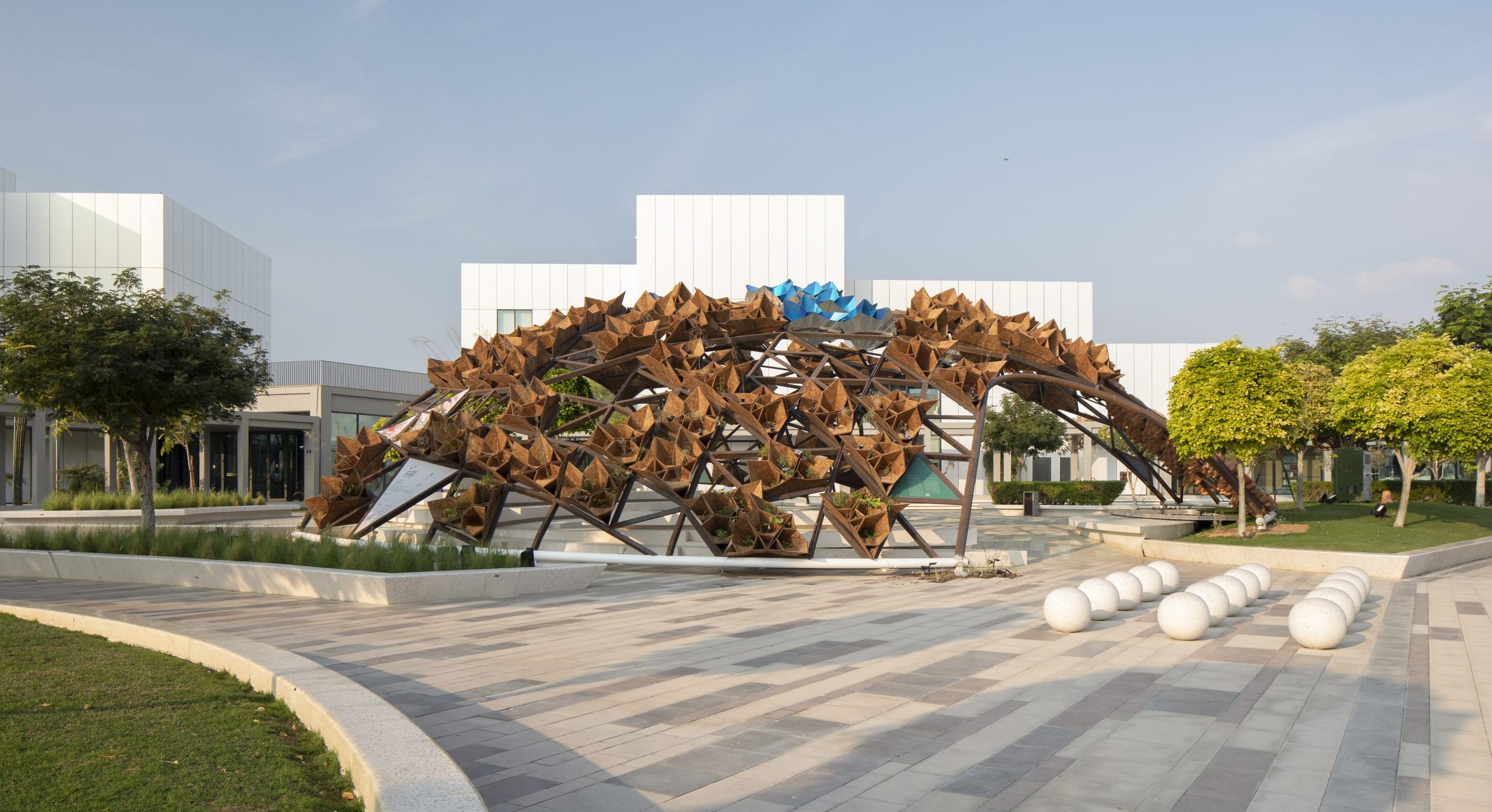 Tarabot: Weaving a Living Forum