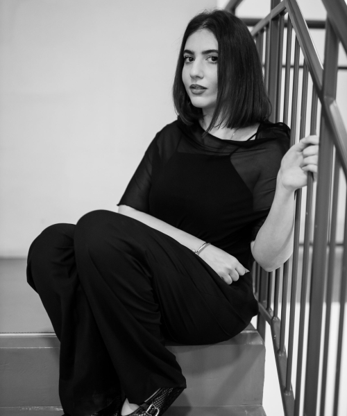 Dina-1-scaled_500x600_acf_cropped Senior Graphic Designer