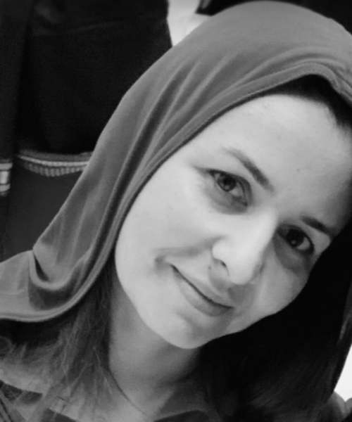 IMG_9119_bw_500x600_acf_cropped Senior Manager People